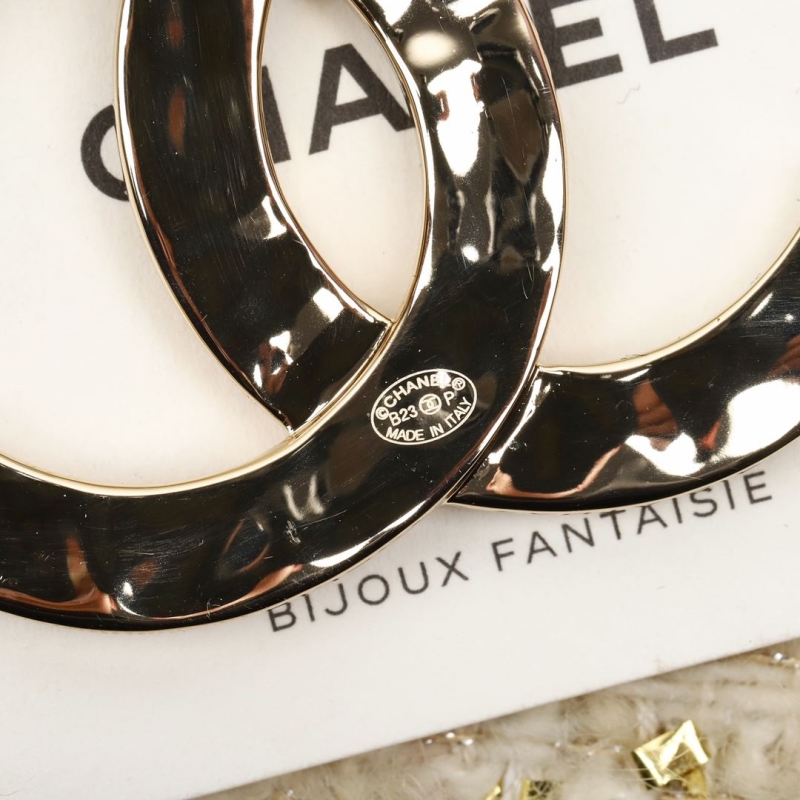 Ch**el brooches